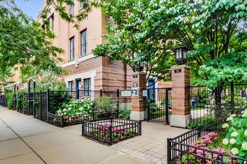 9-1137 W Monroe St, Chicago, IL, 60607-2583 | Card Image