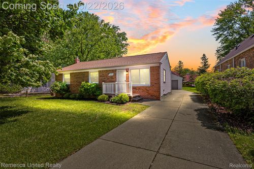 11722 Haller St, Livonia, MI, 48150-2372 | Card Image