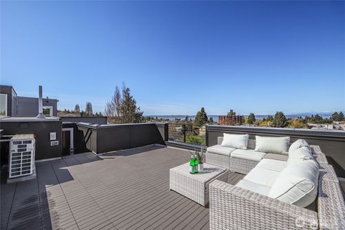 a-f-6318 41st Ave Sw, Seattle, WA, 98136-1812 | Card Image