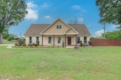 107 Cottage Oaks Dr, Lucedale, MS, 39452-2523 | Card Image