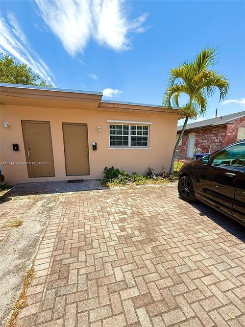 825-825 Nw 9th St, Hallandale Beach, FL, 33009-2152 | Card Image