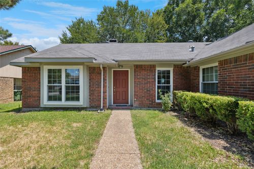 6711 Towerwood Dr, Arlington, TX, 76001-7807 | Card Image
