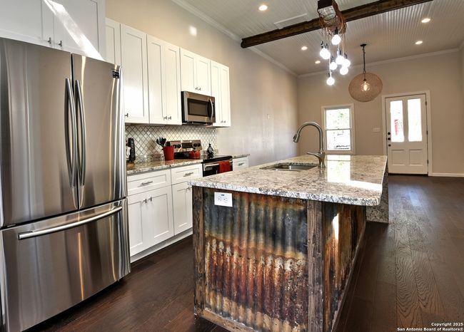112 Oelkers, House other with 2 bedrooms, 1 bathrooms and null parking in San Antonio TX | Image 4