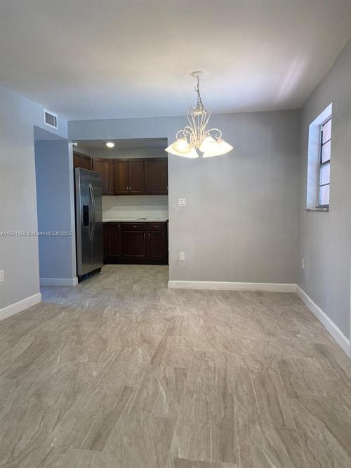 apt-204-1111 Nw 19th Ave, Miami, FL, 33125-2745 | Card Image