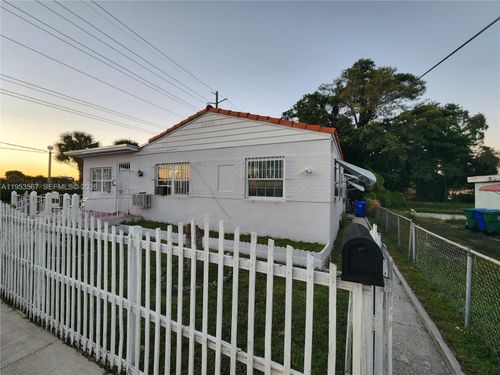 2-405 Nw 64th St, Miami, FL, 33150-4452 | Card Image