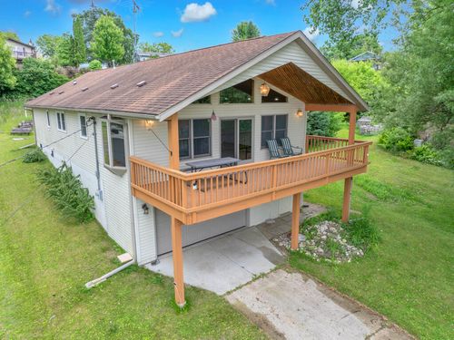 3923 Sunny Slope Ave, Cascade, WI, 53011-1413 | Card Image