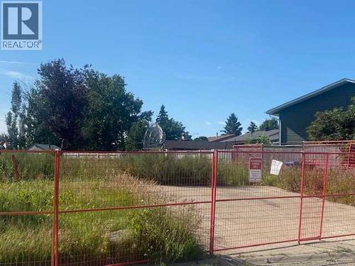 607 Mcculloch Cres, Irricana, AB, T0M0C8 | Card Image