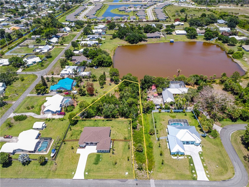 Land in Sebastian 2