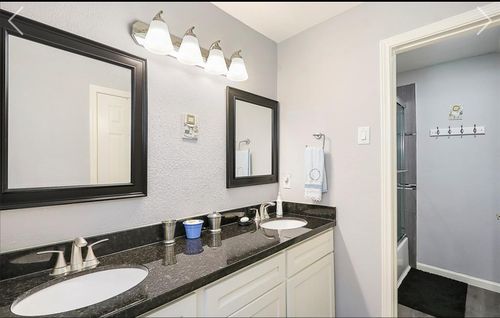 8626 Berryvine Dr, Missouri City, TX, 77489-6164 | Card Image