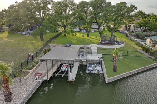 909 Belaire Dr, Granite Shoals, TX, 78654-2917 | Card Image