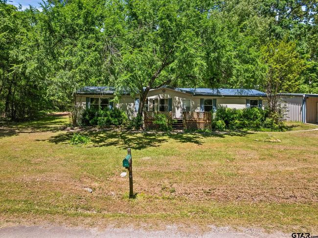 364 San Saba Ln, House other with 3 bedrooms, 2 bathrooms and null parking in Mt Vernon TX | Image 4
