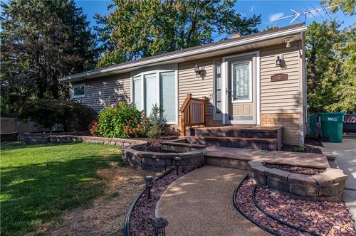 19 Maple Ct, Decatur, IL, 62526-3930 | Card Image