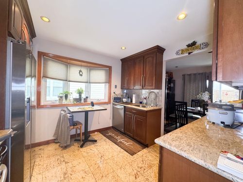 15 Waters Edge Dr, Bayside, NY, 11360 | Card Image