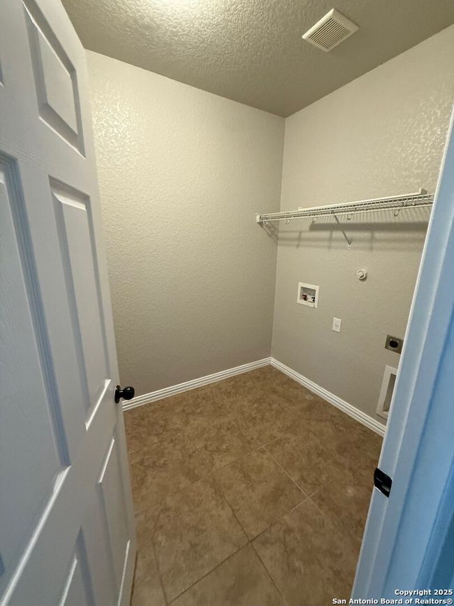 10717 Barnsford Ln, House other with 4 bedrooms, 4 bathrooms and null parking in Helotes TX | Image 31