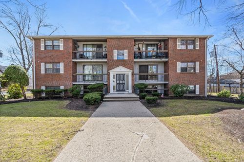 apt-11-1 Centre St, Canton, MA, 02021-3152 | Card Image