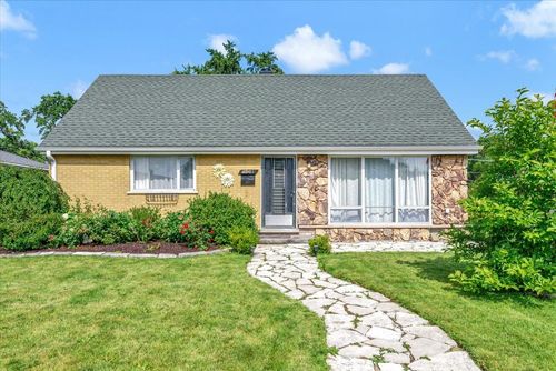 8901 Southfield Dr, Bridgeview, IL, 60455-2036 | Card Image