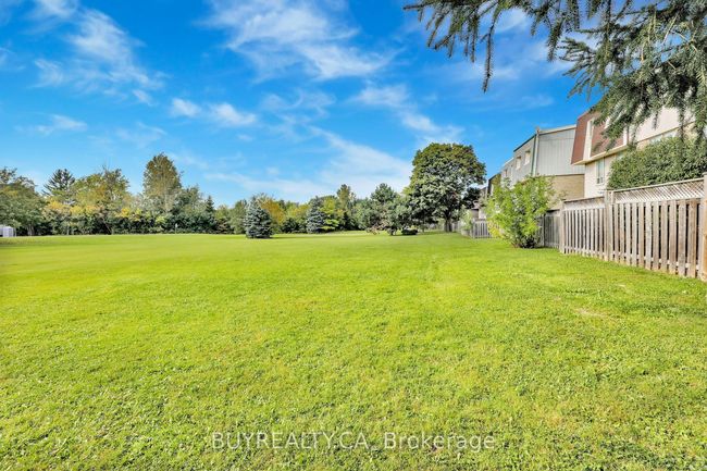 72B - 104 Poplar Cres, House attached with 4 bedrooms, 2 bathrooms and 2 parking in Aurora ON | Image 34