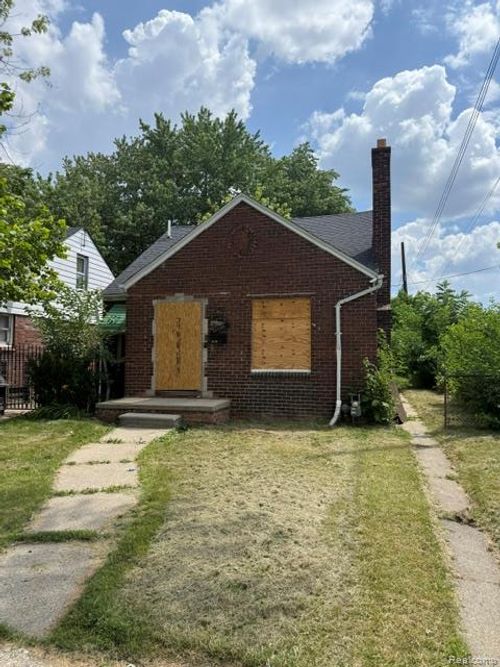 19128 Fairport St, Detroit, MI, 48205-2208 | Card Image