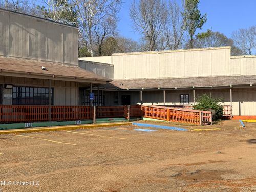 4095 Northview Dr, Jackson, MS, 39206-5208 | Card Image