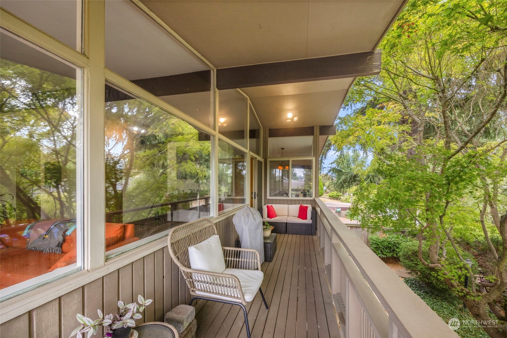 22nd Ave, Seattle, WA 98199