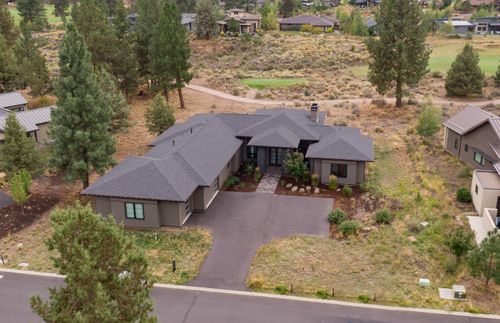 61547 Hosmer Lake Dr, Bend, OR, 97702-3617 | Card Image