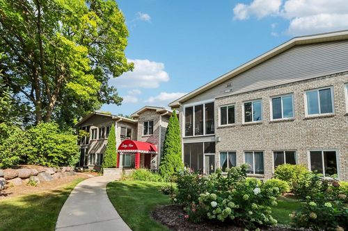 69 Cherokee Circle, Madison, WI, 53704 | Card Image
