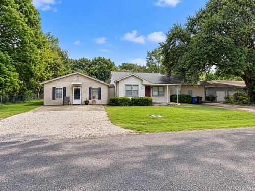 145 E Darby St, Bridge City, TX, 77611-3015 | Card Image
