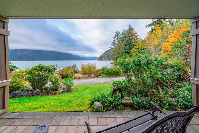 5 Beach Drive, Townhouse with 3 bedrooms, 3 bathrooms and 2 parking in Furry Creek BC | Image 1