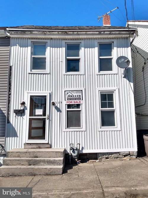 139 W 2nd St, WAYNESBORO, PA, 17268-2655 | Card Image