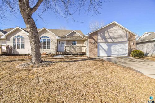 909 S Colleen Ln Lane, Sioux Falls, SD, 57106 | Card Image