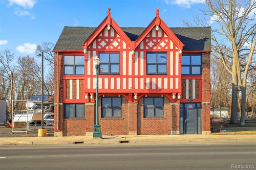 35732 W Michigan Ave, Wayne, MI, 48184-1394 | Card Image