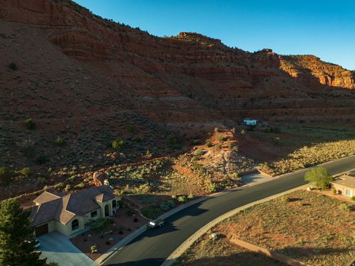 114-745 E Country Club Dr, Kanab, UT, 84741-3841 | Card Image