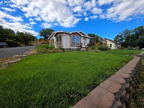 624 Dufur Ave, Maupin, OR, 97037-9218 | Card Image