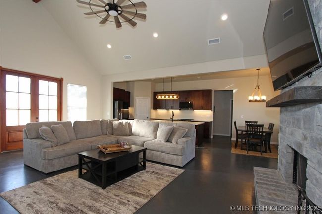 399344 1425 Dr, House other with 4 bedrooms, 3 bathrooms and null parking in Dewey OK | Image 7