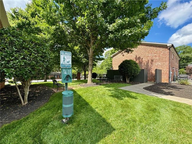 Neighborhood amenities | Image 30