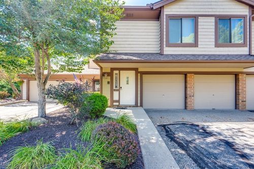 4579 Morgate Cir Nw, Canton, OH, 44708-1545 | Card Image