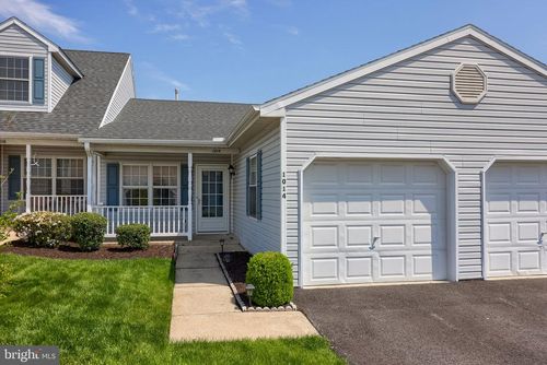 1014 Village Way, YORK, PA, 17404-8410 | Card Image