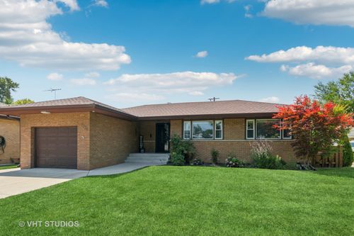 7336 Tripp Ave, Lincolnwood, IL, 60712-1913 | Card Image