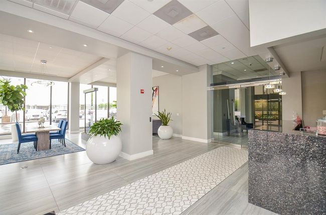 The building was recently renovated and has beautiful common areas and amenities. | Image 21