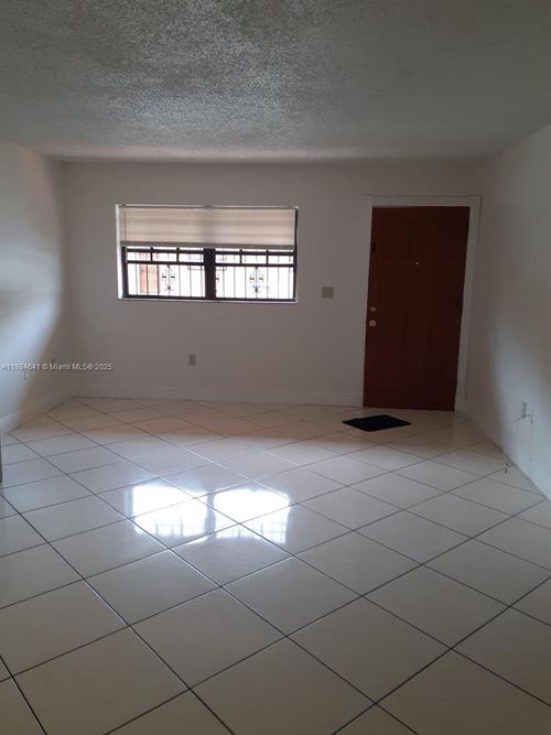 4-1331 W 51st Pl, Hialeah, FL, 33012-8104 | Card Image