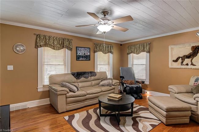 242 Crestwood Cir, House other with 3 bedrooms, 2 bathrooms and null parking in High Point NC | Image 8
