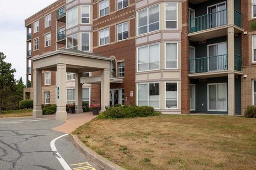 405-405-96 Regency Park Dr, Halifax, NS, B3S1S5 | Card Image