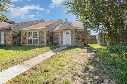 823 Versailles St, Mesquite, TX, 75149-3283 | Card Image