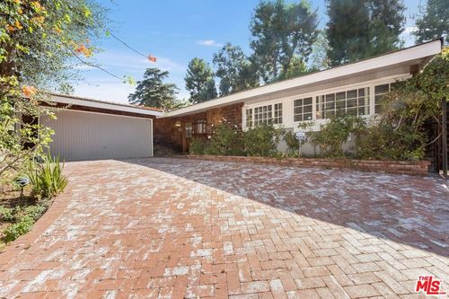 5824 Laramie Ave, Woodland Hills, CA, 91367 | Card Image