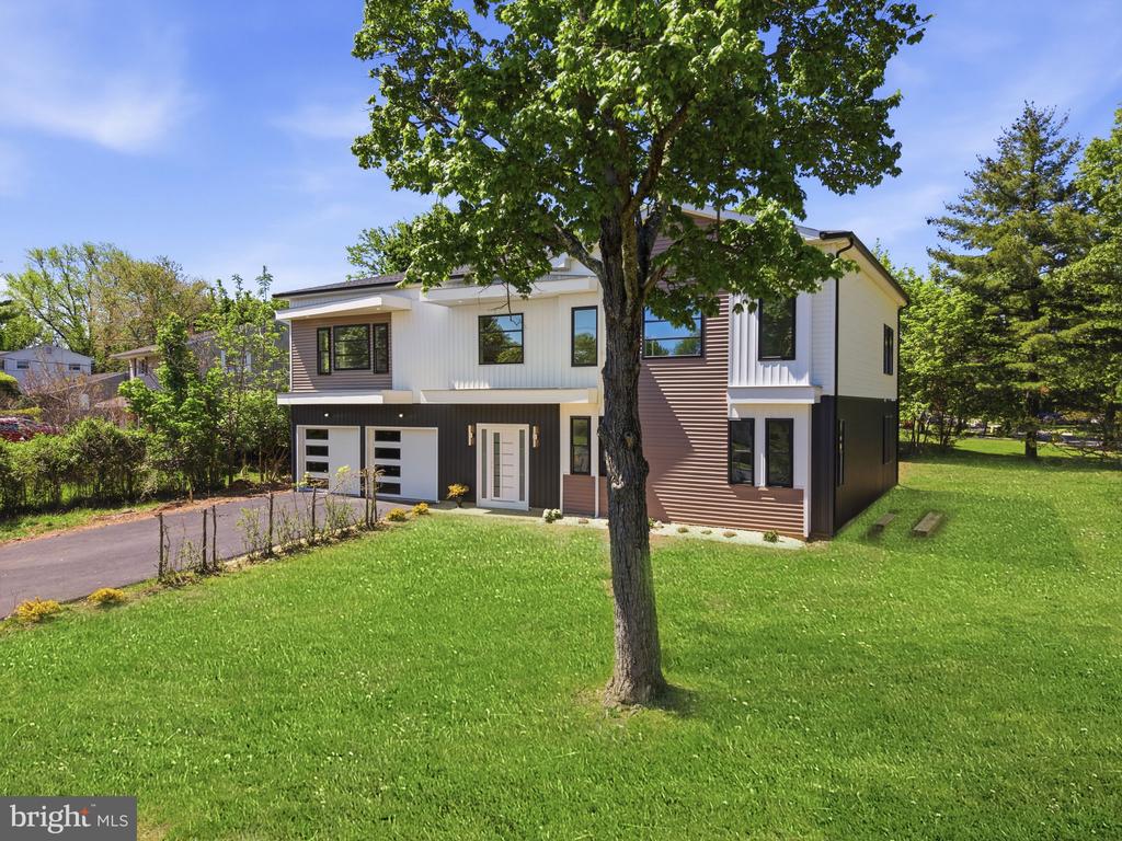 Residential in KENDALL PARK 5