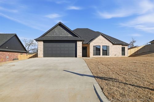 1900 Boxer Ln, Durant, OK, 74701-4162 | Card Image