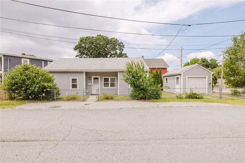 1 Kent St, Pawtucket, RI, 02860-6215 | Card Image