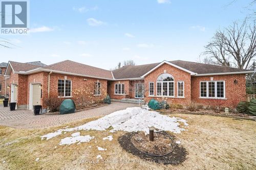 1334 Scharfgate Dr, Manotick, ON, K4M1C3 | Card Image