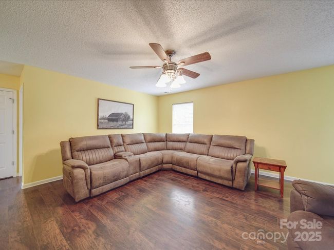 Family Room | Image 22
