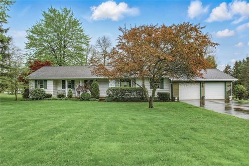 16 Gruber Rd, Greenville, PA, 16125-9786 | Card Image
